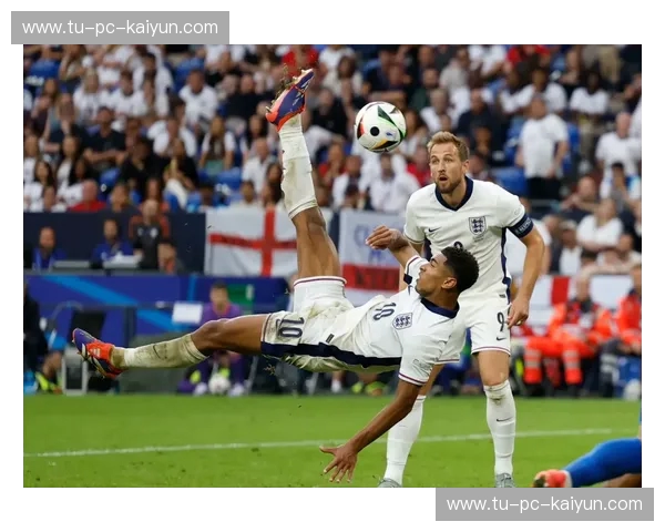 北欧之巅的进球风暴：哈肯vs艾夫斯堡，谁才是人造草坪上的真命天子？